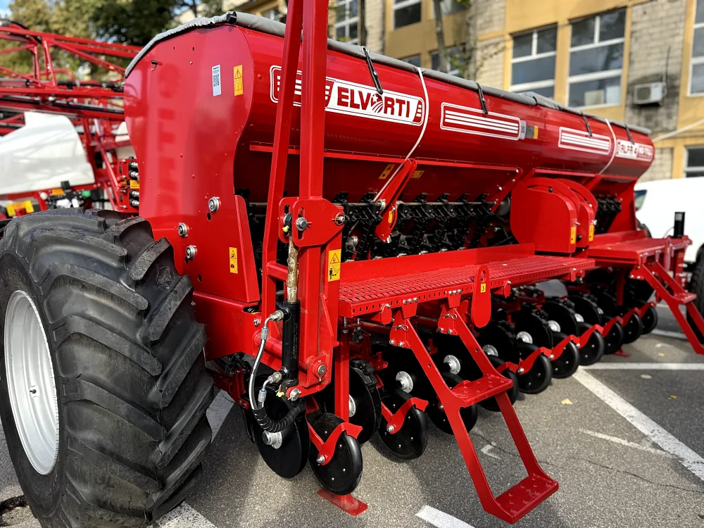 Premiere der ALFA 4 No-Till im neuen Design von ELVORTI auf der MOLDAGROTECH 2026 — 2
